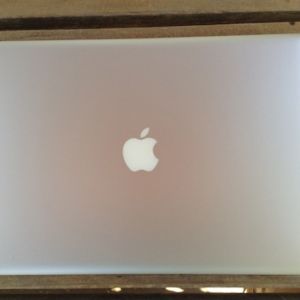 JUAL Second MACBOOK Pro 15" CORE i7 VGA 1GB Garansi Mulus